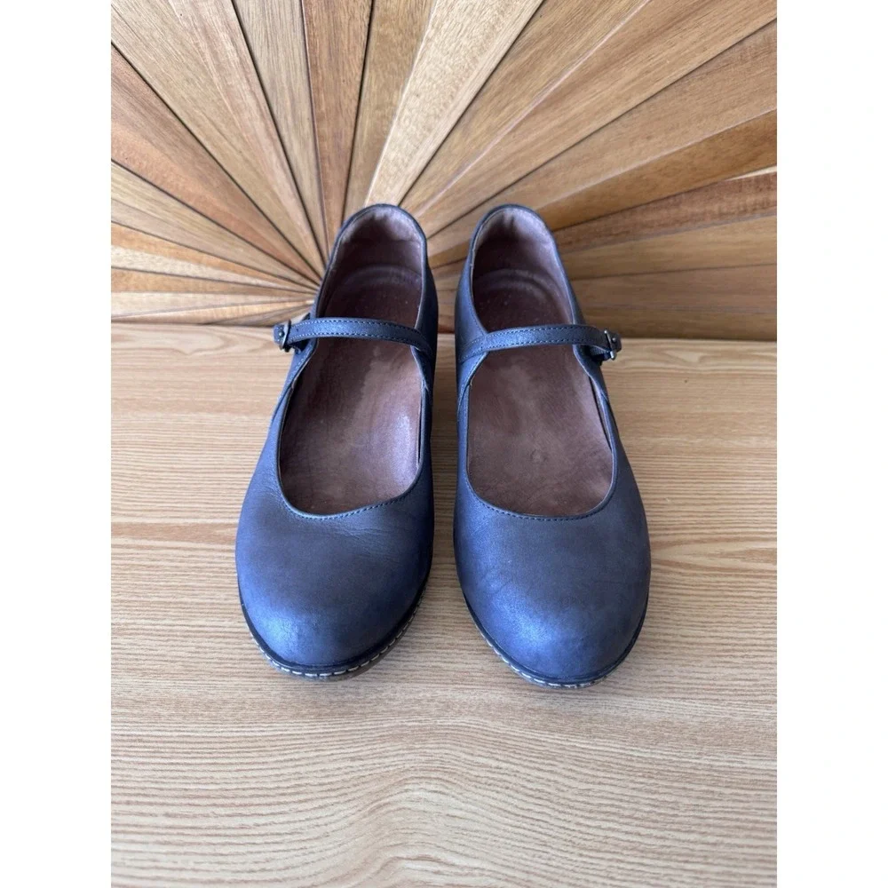 Dansko please see